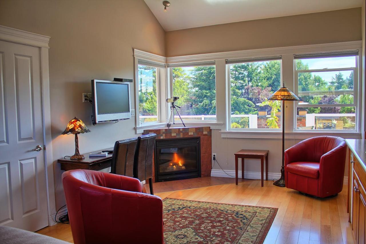 Birds Of A Feather Victoria Oceanfront Studio Suites Colwood Dış mekan fotoğraf