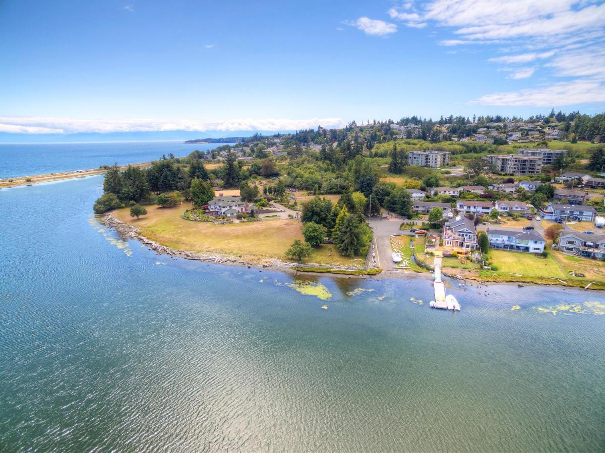 Birds Of A Feather Victoria Oceanfront Studio Suites Colwood Dış mekan fotoğraf