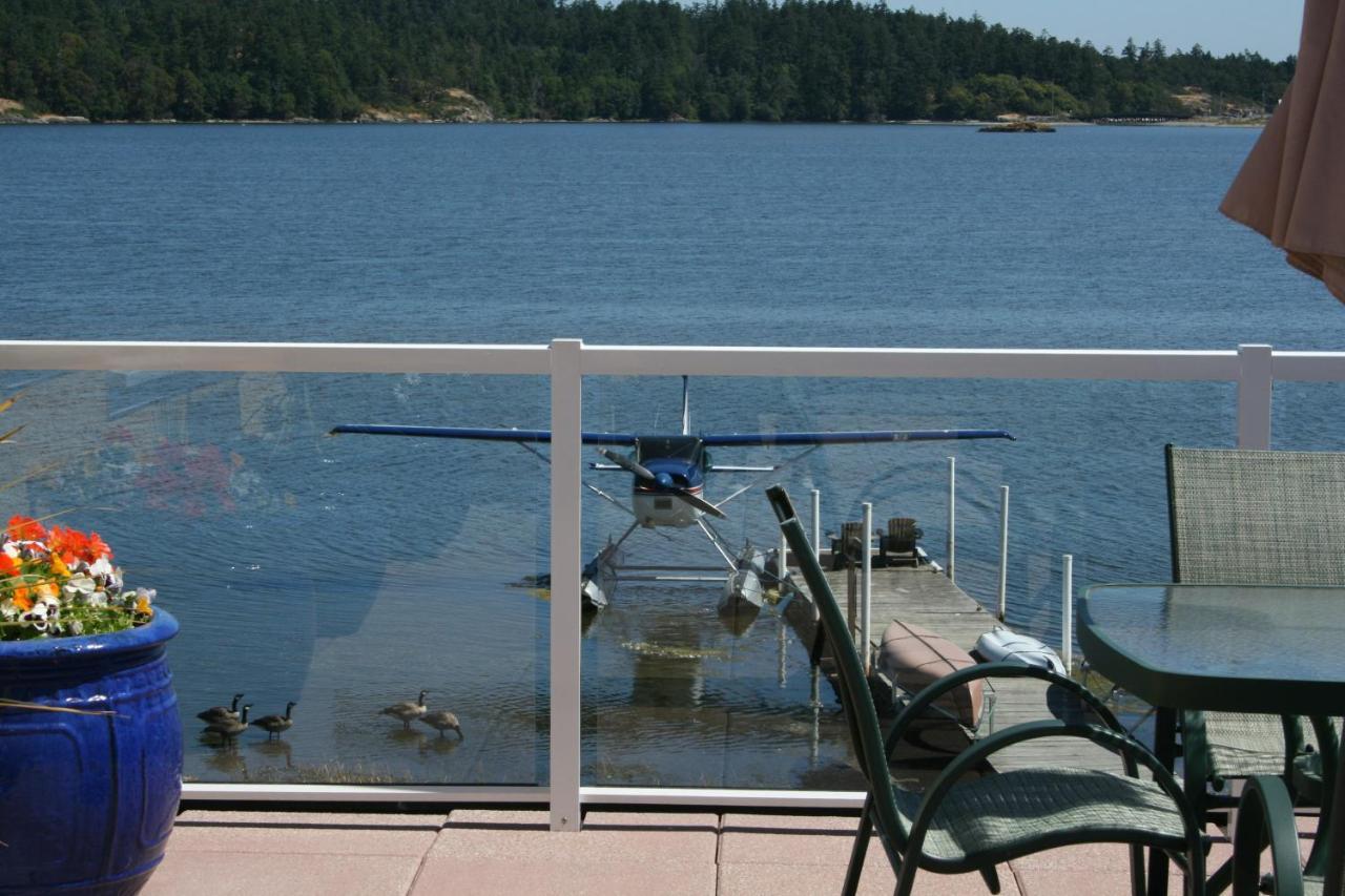 Birds Of A Feather Victoria Oceanfront Studio Suites Colwood Dış mekan fotoğraf