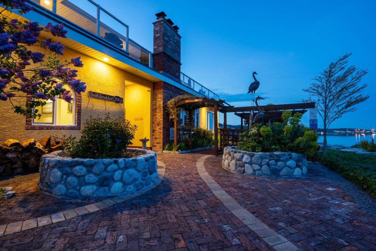 Birds Of A Feather Victoria Oceanfront Studio Suites Colwood Dış mekan fotoğraf