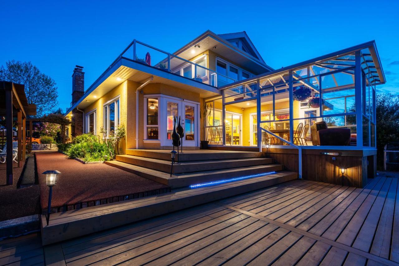 Birds Of A Feather Victoria Oceanfront Studio Suites Colwood Dış mekan fotoğraf