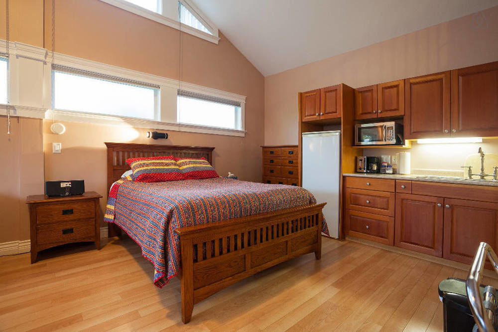Birds Of A Feather Victoria Oceanfront Studio Suites Colwood Dış mekan fotoğraf