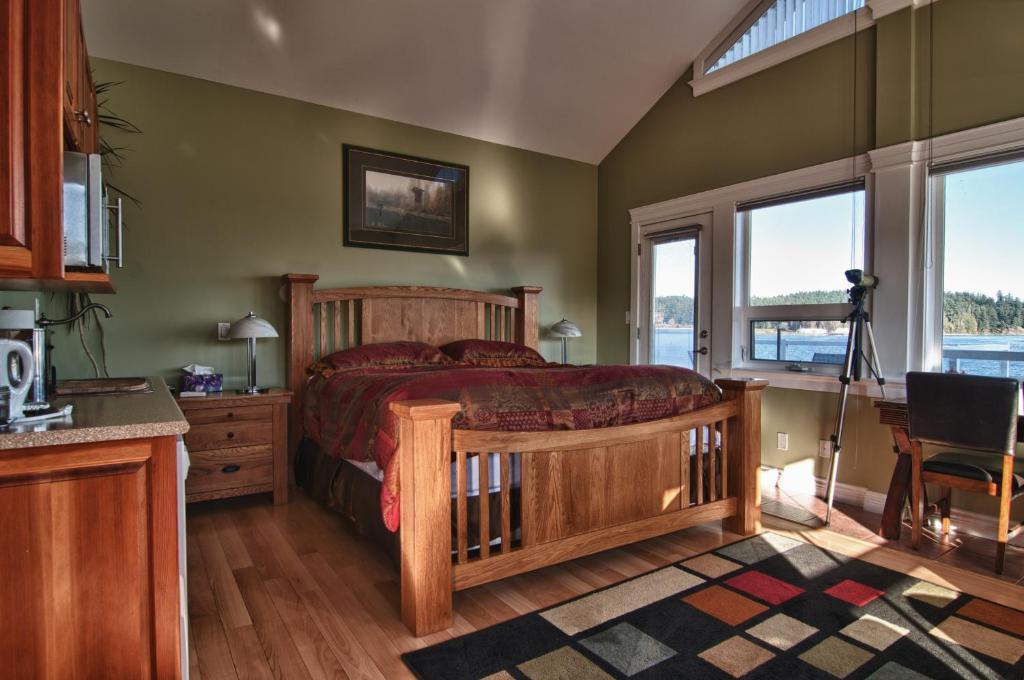 Birds Of A Feather Victoria Oceanfront Studio Suites Colwood Oda fotoğraf
