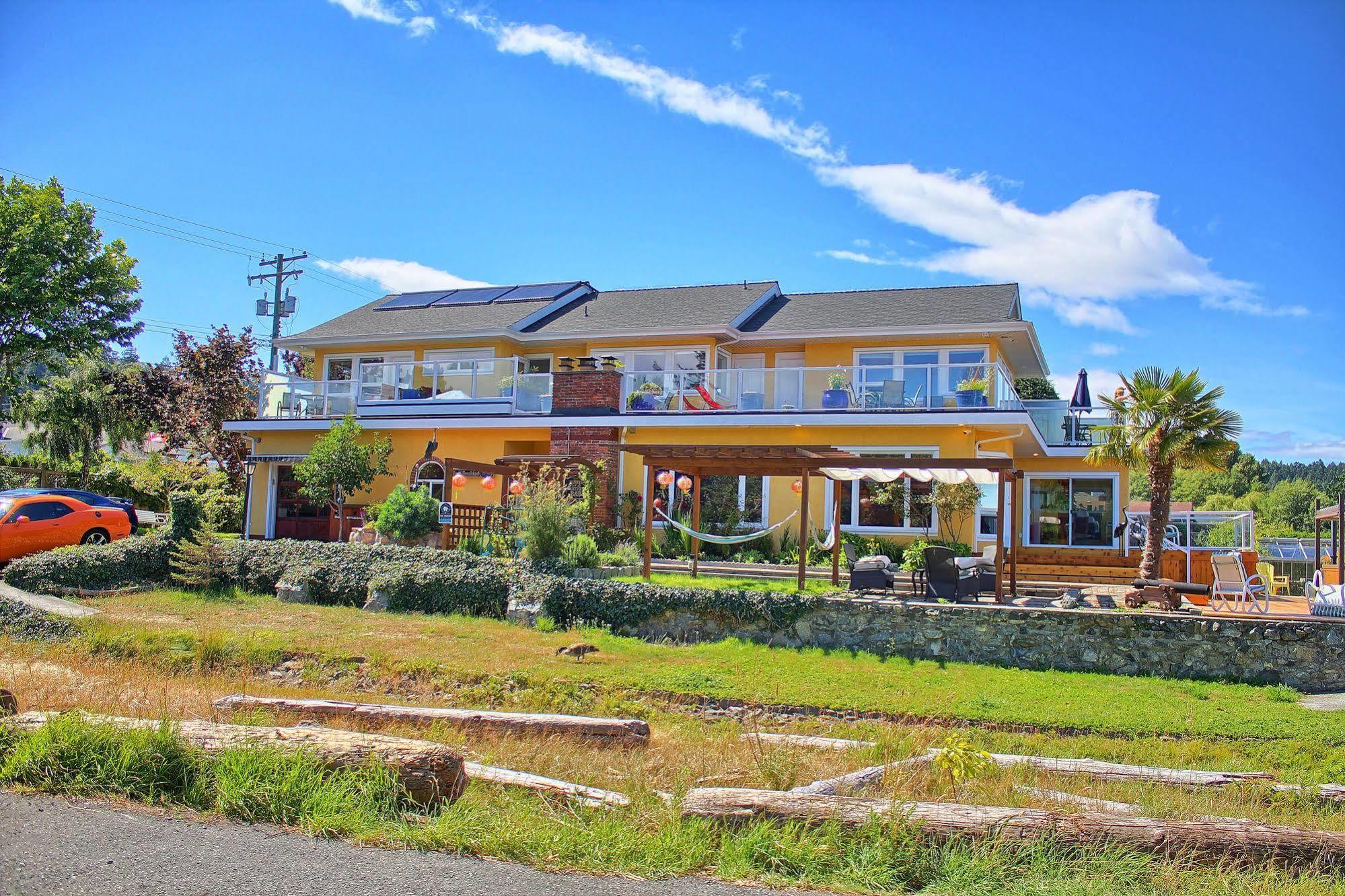 Birds Of A Feather Victoria Oceanfront Studio Suites Colwood Dış mekan fotoğraf
