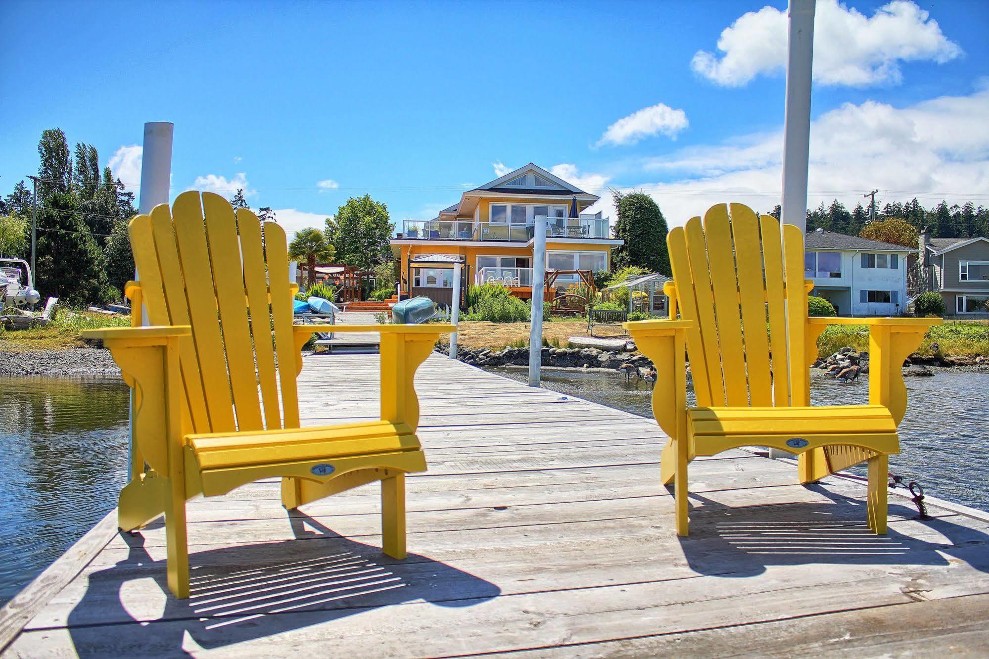 Birds Of A Feather Victoria Oceanfront Studio Suites Colwood Dış mekan fotoğraf
