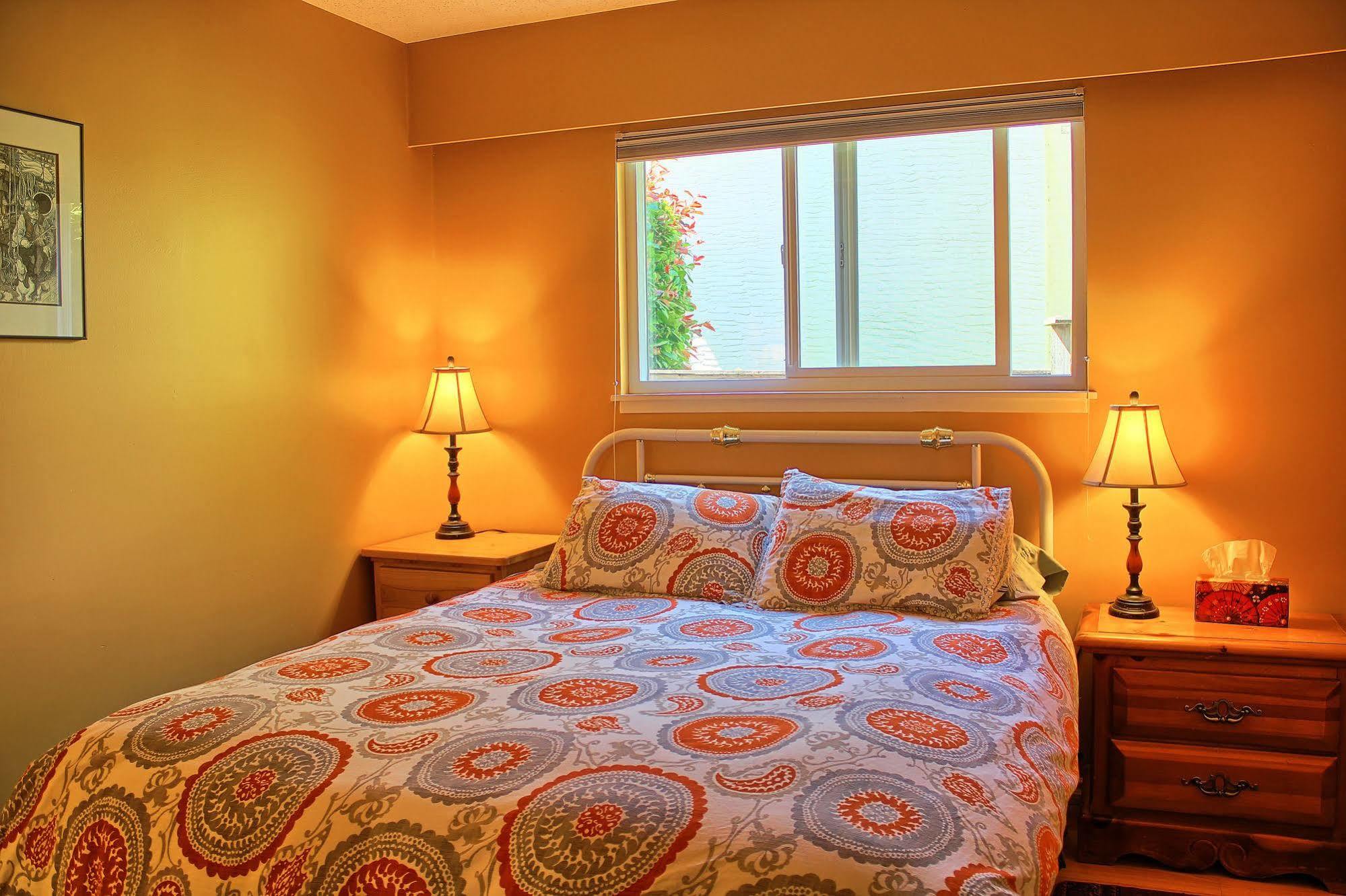 Birds Of A Feather Victoria Oceanfront Studio Suites Colwood Dış mekan fotoğraf